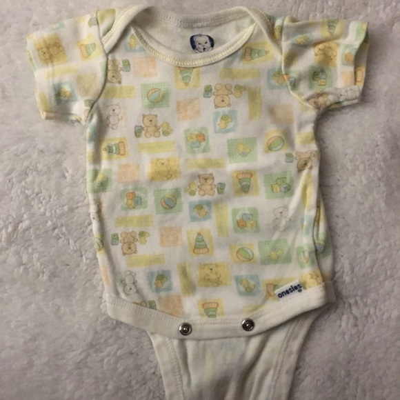 Two newborn one piece outfits - Picture 4 of 5